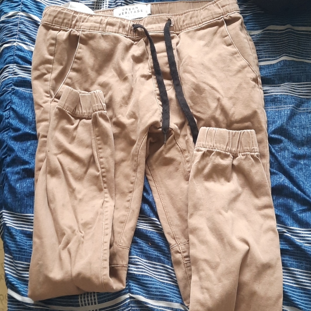 Kakhi Pants with Cuffed Ankles